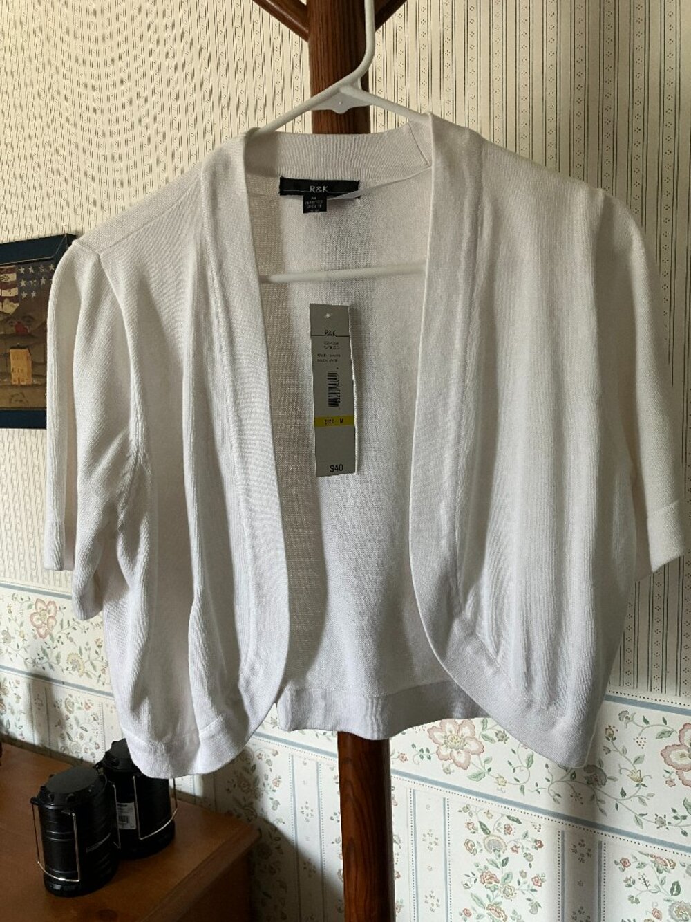 R & K Women's Sweater Shrug, New with tags!- Size Medium